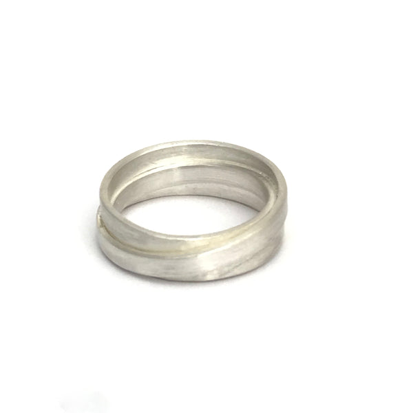 Wrap-around ring - R47