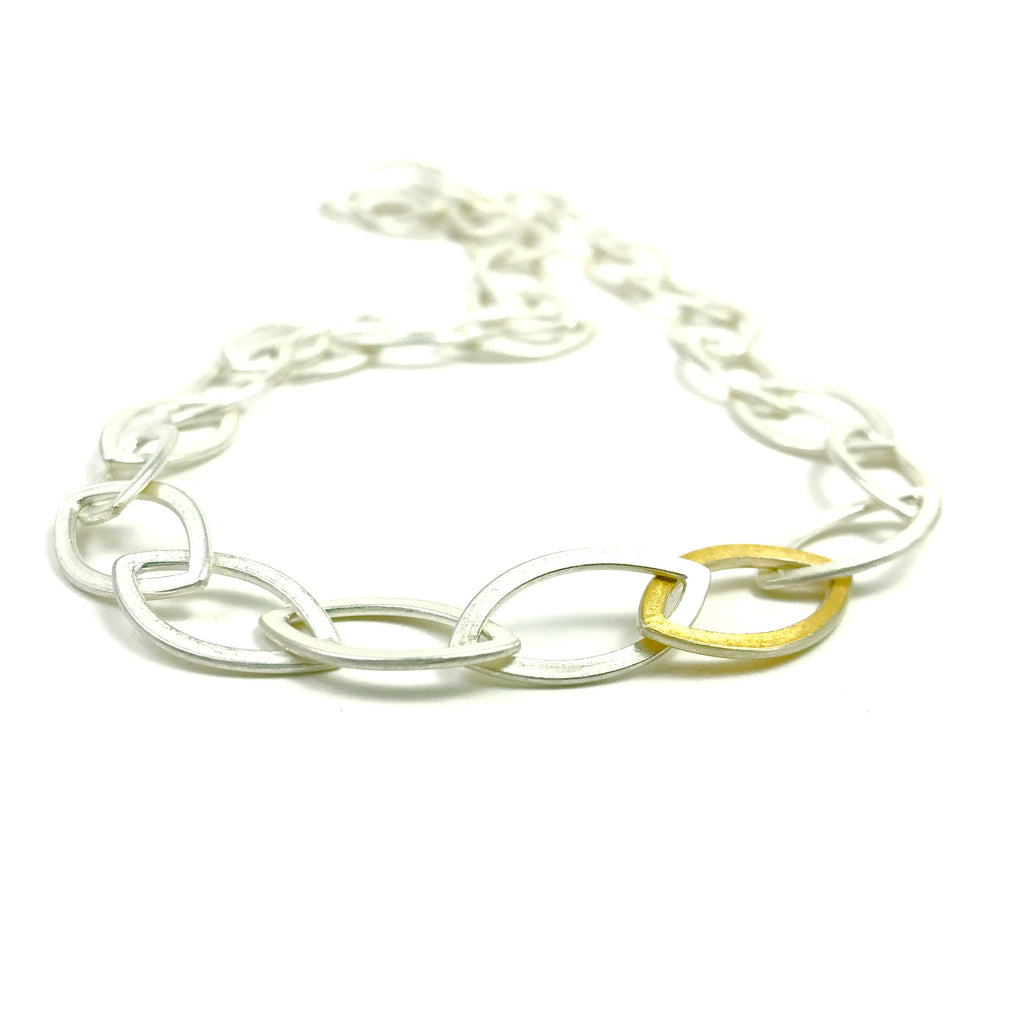 Leaf shape chain necklace